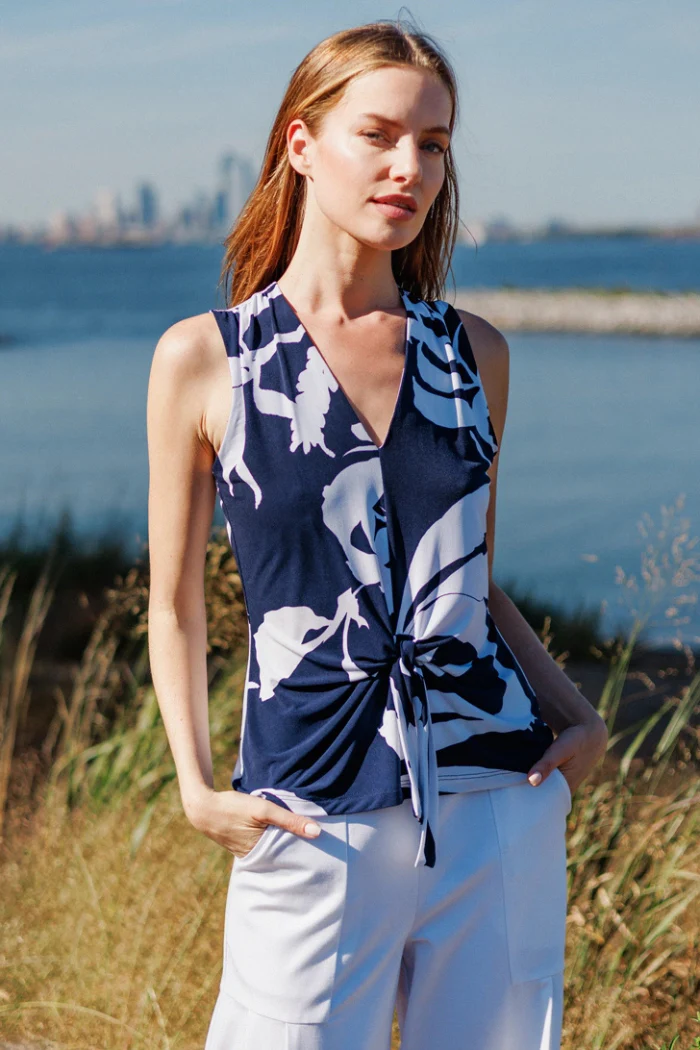 Abstract V-Neck Front Tie Sleeveless Soft Knit Top - Image 6