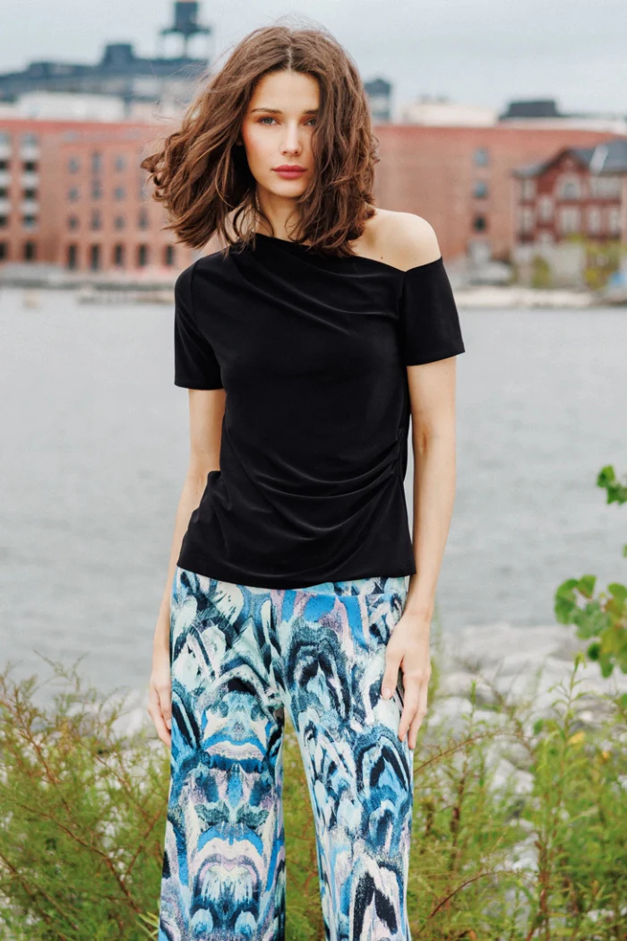 Angular Neck Line Soft Knit Short Sleeve Top - Image 6