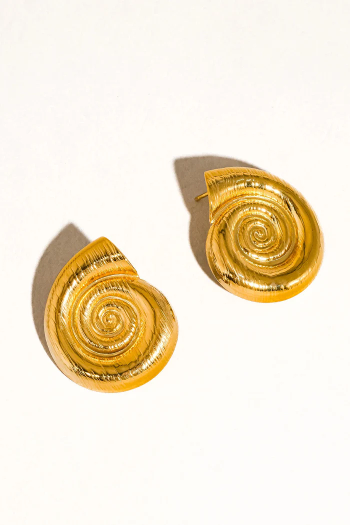 Coraline Large Seashell Stud