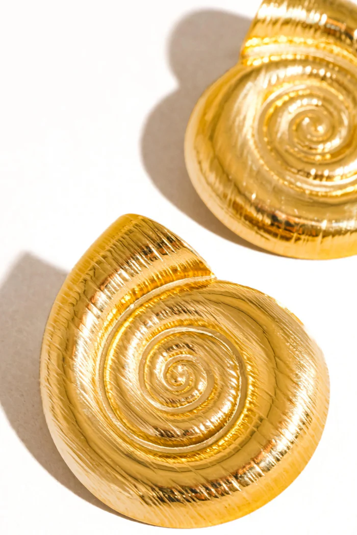 Coraline Large Seashell Stud - Image 3