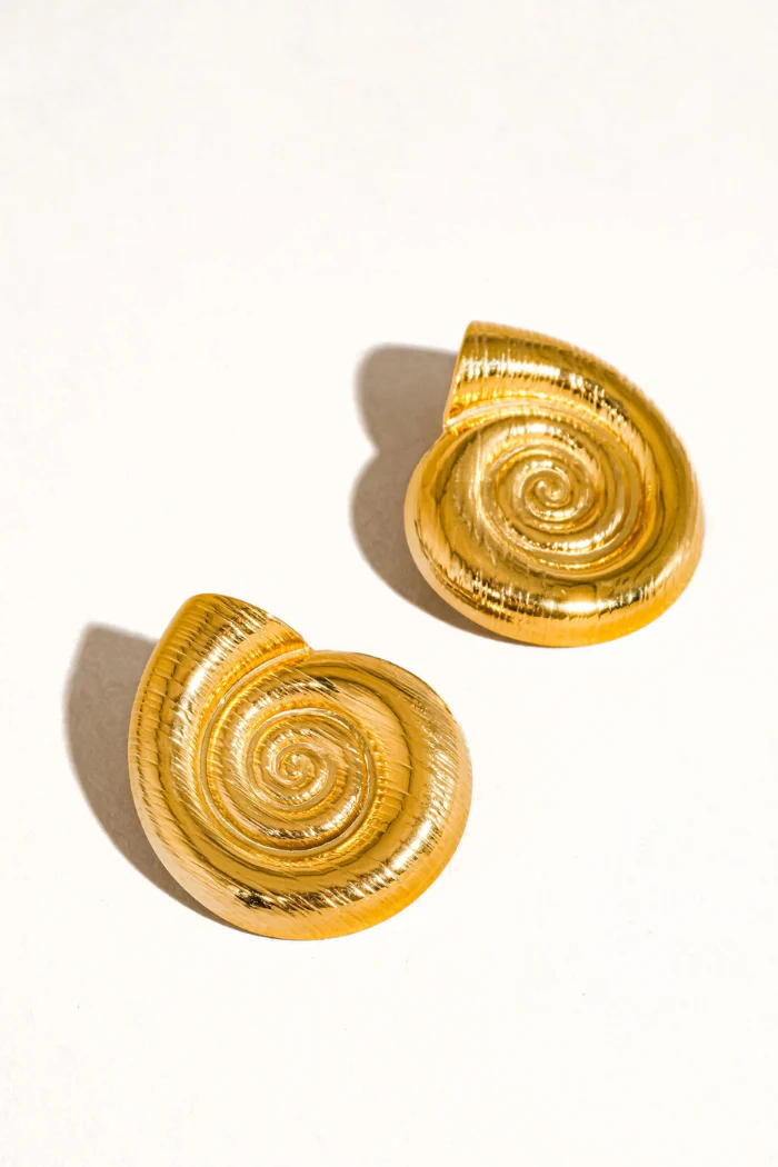 Coraline Large Seashell Stud - Image 4