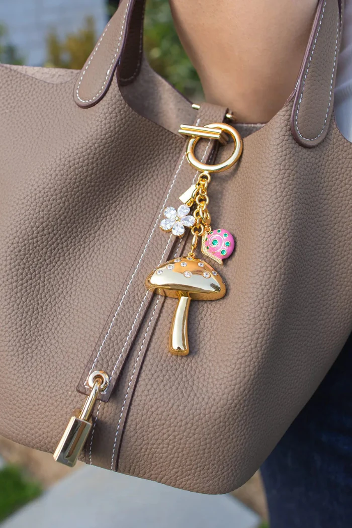 EscarGlow Snail Bag Charm - Image 4