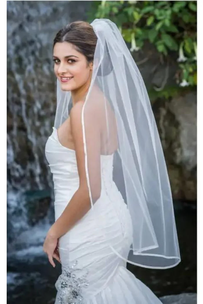Fingertip Wedding Veil With Satin Trim