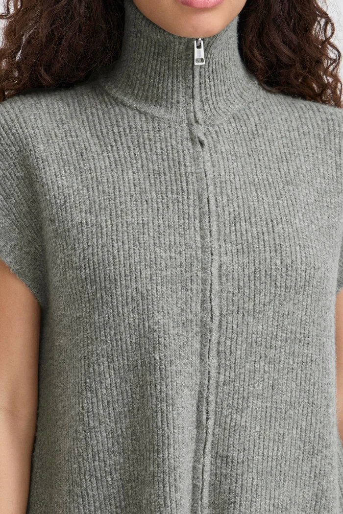 IHDucie Zip Front Sweater Vest - Image 5