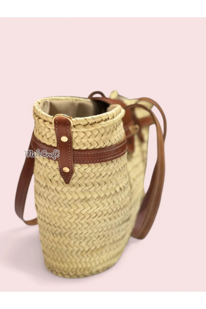 Luxury Straw Tote Bag with Leather Lock Closure - Image 5