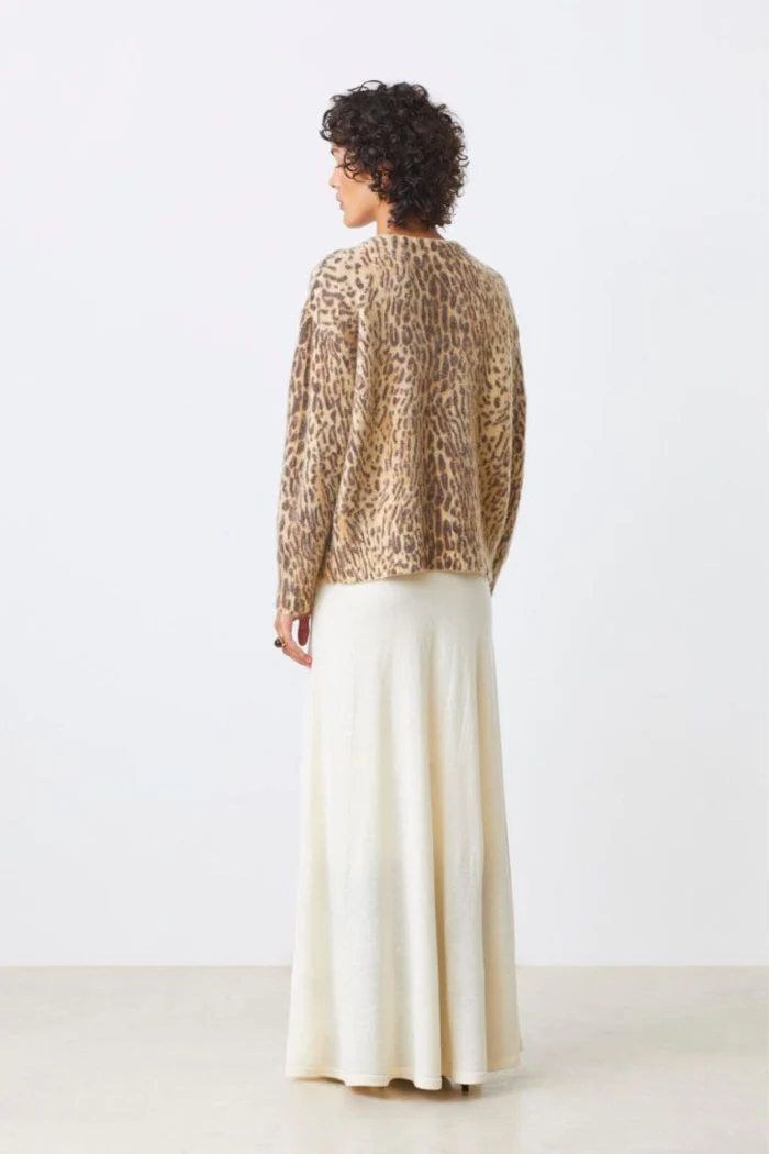Pleoli Sweater - Image 4