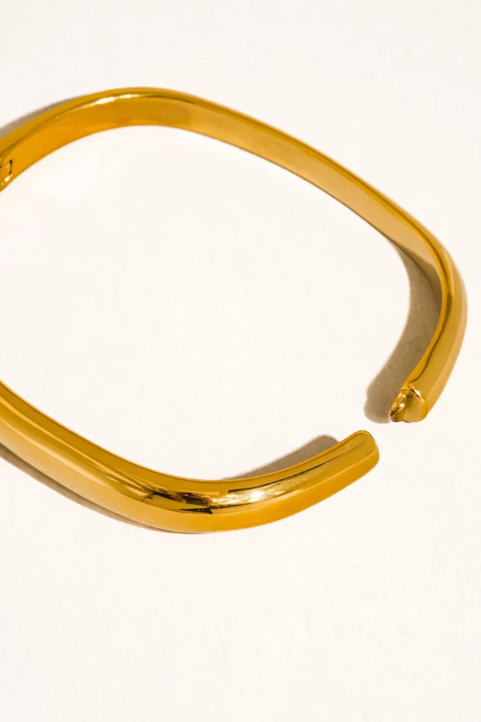 Renzi Classic Bangle - Gold - Image 5