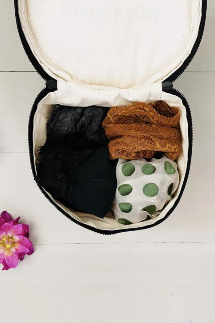 The Round Lingerie Case - Image 12