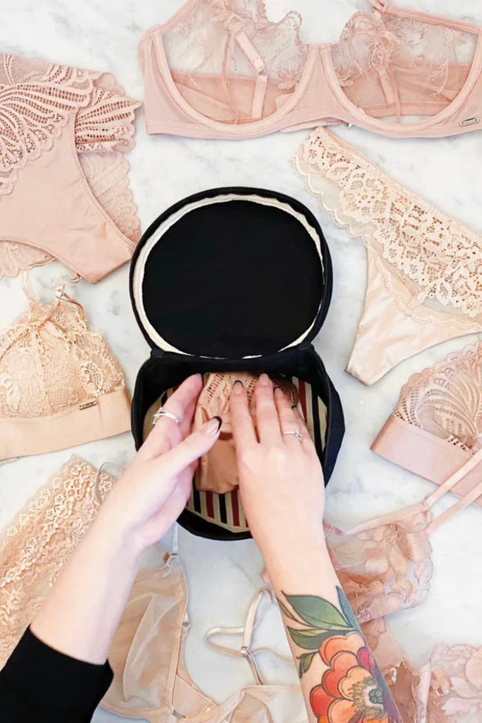 The Round Lingerie Case - Image 16
