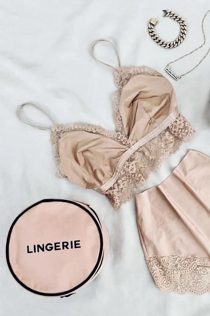The Round Lingerie Case - Image 3