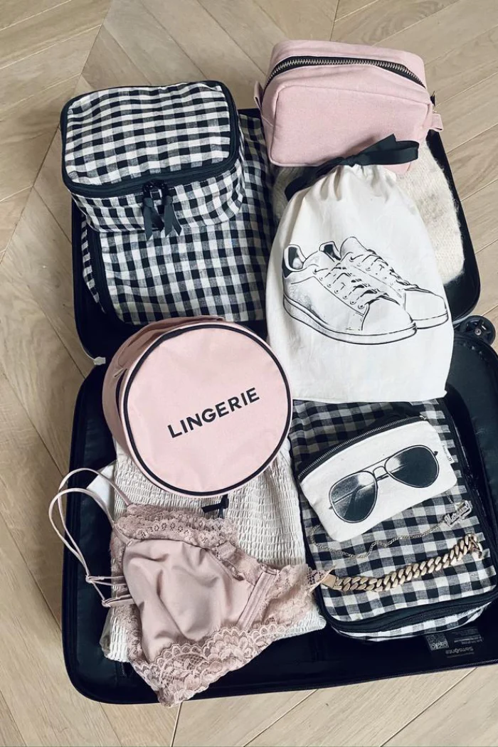 The Round Lingerie Case - Image 6