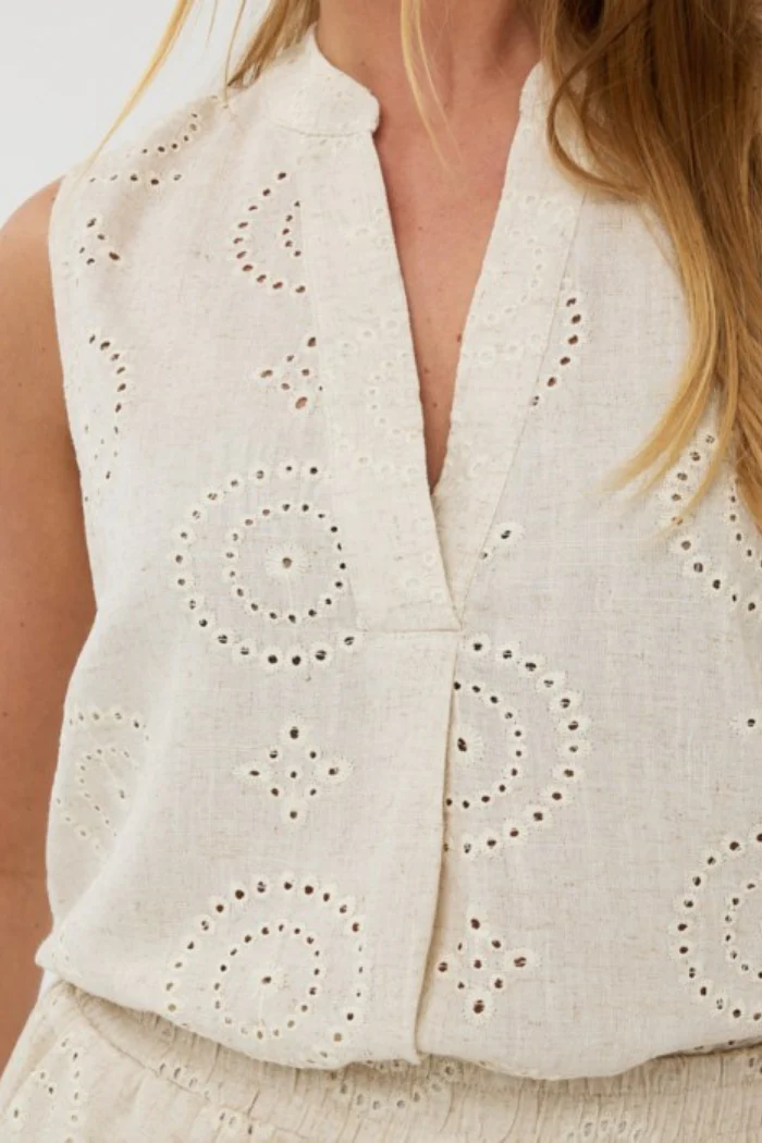 Sleeveless Linen Embroidered Blouse - Image 2