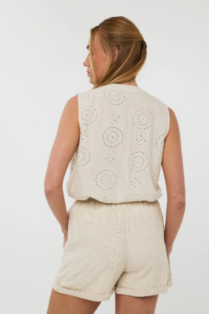 Sleeveless Linen Embroidered Blouse - Image 3