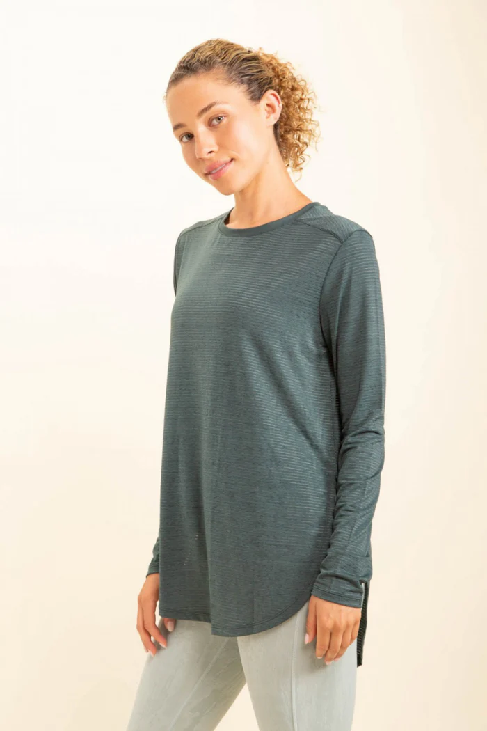 Tulip Hem Workout Top /Long Sleeve - Image 5